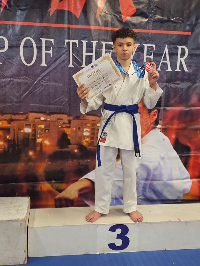 أمطار من الميداليات والإنجازات في بطولة موديعين القطرية للكراتيه